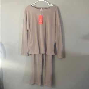 Weaczzy Women's Beige Lounge Set Size Medium